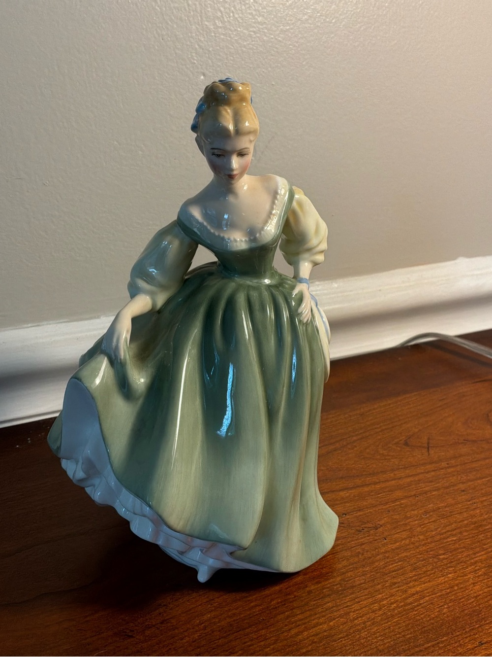 Royal Doulton Porcelain Lady Figurine in Green and Cream “Fair‎ Lady” Hn 2193